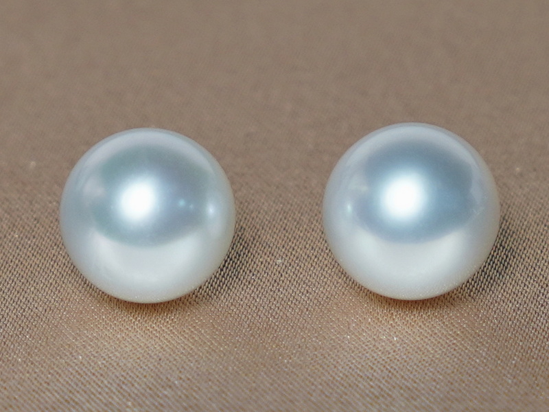 Biele perly Južného Pacifiku 10,6 mm s certifikátom PSL SSW100BC.6 Biele perly Južného Pacifiku 10,6 mm s certifikátom PSL SSW100BC.6