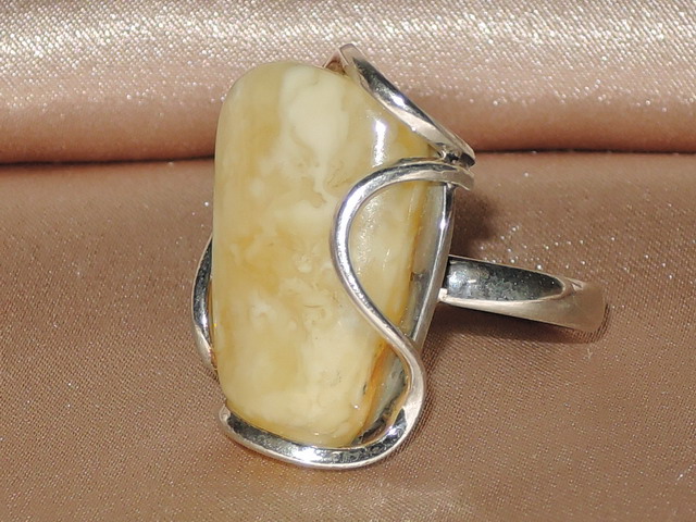 Jantárový prsteň JR06JX Jantárový prsteň JR06JX