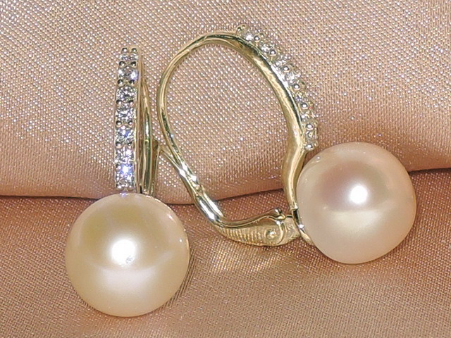 Perlové náušnice BC021YBE-P Perlové náušnice BC021YBE-P