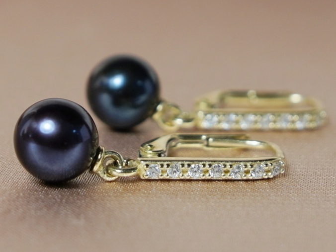 Zlaté náušnice s čiernou sladkovodnou perlou BC024YFE-B Zlaté náušnice s čiernou sladkovodnou perlou BC024YFE-B