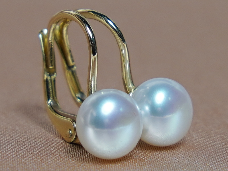 Zlaté náušnice 14K s pravými bielymi perlami DS701YBE-W Zlaté náušnice 14K s pravými bielymi perlami DS701YBE-W