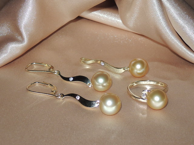 Zlatá súprava šperkov s perlami Južného Pacifiku BC04YS-G Zlatá súprava šperkov s perlami Južného Pacifiku BC04YS-G