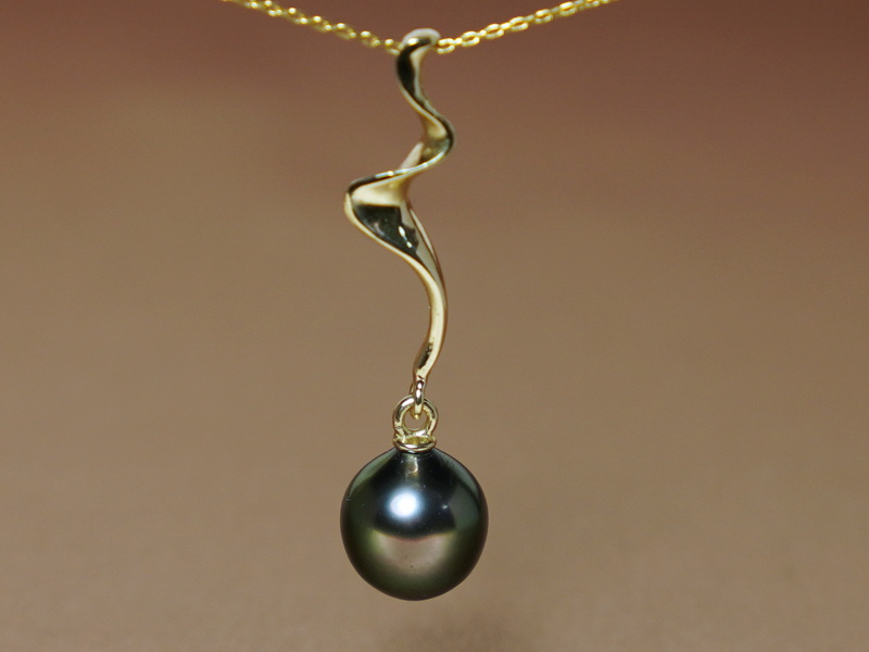 Zlatý prívesok 14K s tahitskou perlou TDyP300ZM Zlatý prívesok 14K s tahitskou perlou TDyP300ZM