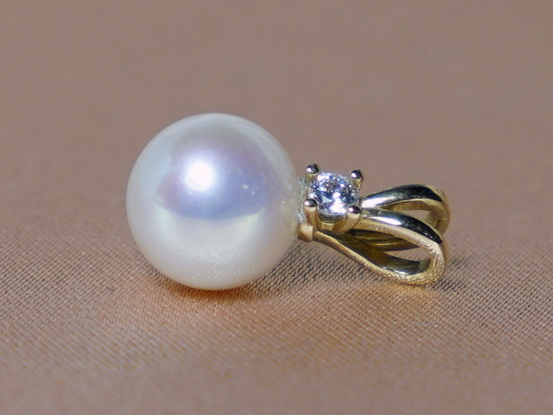 Prívesok s pravou riečnou perlou BC025YFP-W Prívesok s pravou riečnou perlou BC025YFP-W