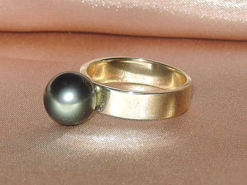 Zlatý prsteň 14K s čiernou tahitskou perlou BC032YR-T Zlatý prsteň 14K s čiernou tahitskou perlou BC032YR-T