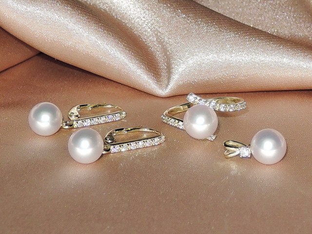 Súprava zlatých šperkov s japonskými akoya perlami AAA BC110YS-A Súprava zlatých šperkov s japonskými akoya perlami AAA BC110YS-A