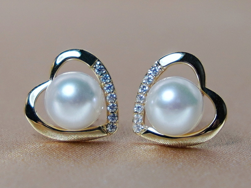 Zlaté náušnice 14K s morskou perlou WW013YE-A Zlaté náušnice 14K s morskou perlou WW013YE-A