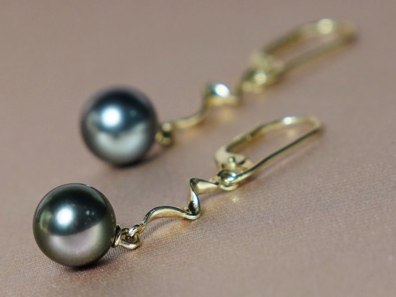 Zlaté náušnice 14K s tahitskými perlami AAA TE300AAAC Zlaté náušnice 14K s tahitskými perlami AAA TE300AAAC