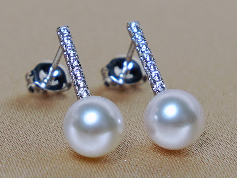 Zlaté náušnice 14K s japonskými akoya perlami WW015WE-A Zlaté náušnice 14K s japonskými akoya perlami WW015WE-A