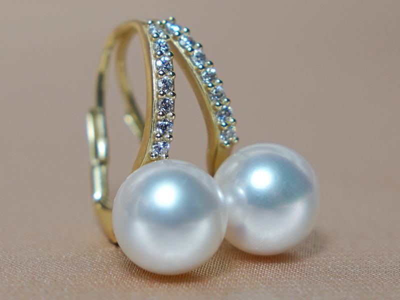 Zlaté náušnice 14K s japonskou akoya perlou AAA BC021YE-A Zlaté náušnice 14K s japonskou akoya perlou AAA BC021YE-A