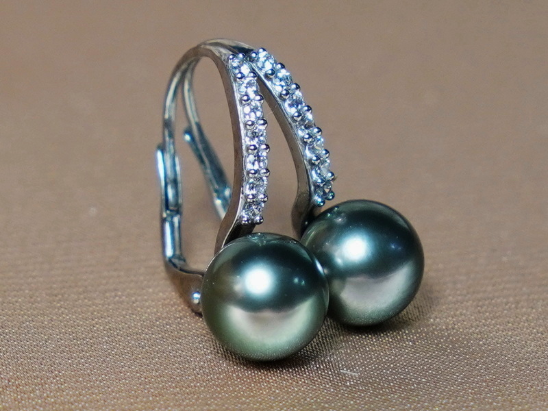 Zlaté náušnice 14K s tahitskými perlami a briliantmi BC021WE-T Zlaté náušnice 14K s tahitskými perlami a briliantmi BC021WE-T