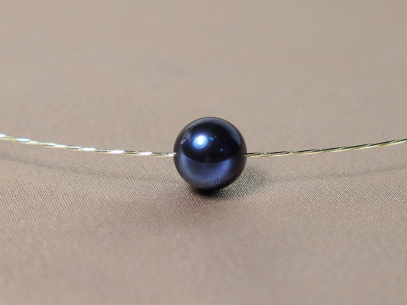 Zlatý náhrdelník s čiernou perlou WW01YN-FB Zlatý náhrdelník s čiernou perlou WW01YN-FB