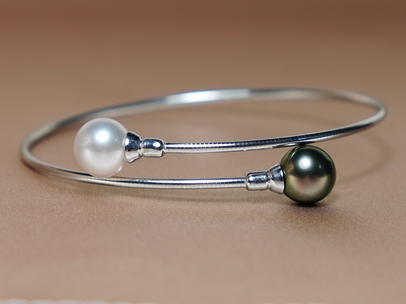 Zlatý náramok 18 kt. s perlou Južného Pacifiku WTPB100wB Zlatý náramok 18 kt. s perlou Južného Pacifiku WTPB100wB