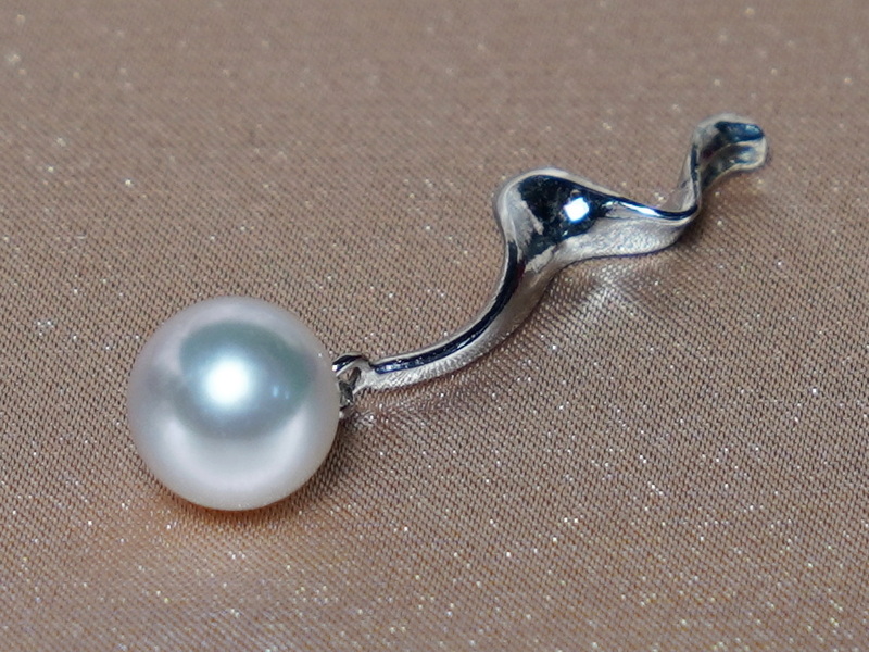 Zlatý prívesok 14K s japonskou akoya perlou AP002C Zlatý prívesok 14K s japonskou akoya perlou AP002C