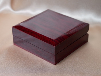 Drevená krabička na náramok DK03X Drevená krabička na náramok DK03X