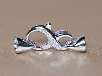 Elegantný strieborný perlový uzáver NEKONEČNO K02 Elegantný strieborný perlový uzáver NEKONEČNO K02