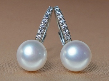 Perlové náušnice BC021WBE-W Perlové náušnice BC021WBE-W