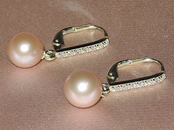 Zlaté perlové náušnice v 14K zlate BC024YFE-P Zlaté perlové náušnice v 14K zlate BC024YFE-P