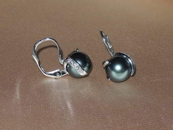 Zlaté náušnice 14K s briliantmi a tahitskými perlami AAA BC05WE-T Zlaté náušnice 14K s briliantmi a tahitskými perlami AAA BC05WE-T