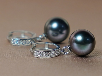 Zlaté náušnice 14K s pravými tahitskými perlami DS120WE-T Zlaté náušnice 14K s pravými tahitskými perlami DS120WE-T