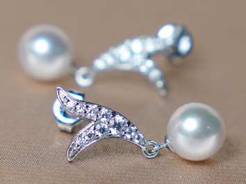 Zlaté náušnice 14K s japonskými akoya perlami AAA WW06WVE-A Zlaté náušnice 14K s japonskými akoya perlami AAA WW06WVE-A