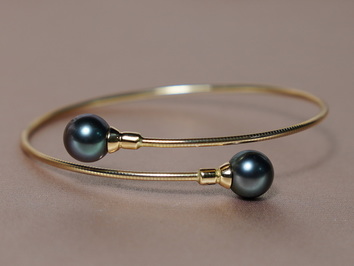 Zlatý náramok 18K s tahitskými perlami AAA TPB100y-B Zlatý náramok 18K s tahitskými perlami AAA TPB100y-B