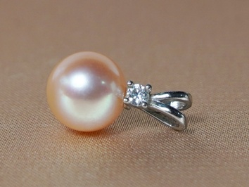 Prívesok s perlou BC025SP-P Prívesok s perlou BC025SP-P