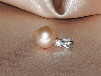 Prívesok s perlou BC025WFP-P Prívesok s perlou BC025WFP-P