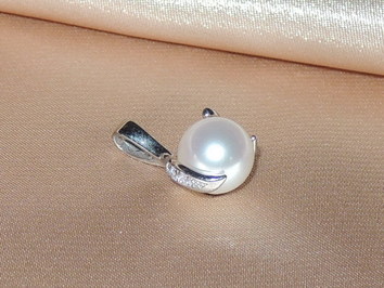 Zlatý prívesok 14K s japonskou akoya perlou BC05WP-A Zlatý prívesok 14K s japonskou akoya perlou BC05WP-A