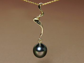 Zlatý prívesok 14K s tahitskou perlou TDyP300ZM Zlatý prívesok 14K s tahitskou perlou TDyP300ZM