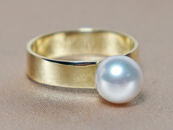 Zlatý prsteň 14K s japonskou akoya perlou BC032YR-A Zlatý prsteň 14K s japonskou akoya perlou BC032YR-A
