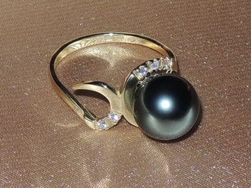 Zlatý prsteň s tahitskou perlou a briliantmi BC03YR-T Zlatý prsteň s tahitskou perlou a briliantmi BC03YR-T