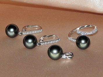 Set šperků s tahitskými perlami a briliantmi BC110WS-T Set šperků s tahitskými perlami a briliantmi BC110WS-T