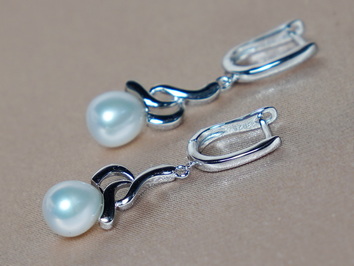 Strieborné perlové náušnice visiace PE2158SH Strieborné perlové náušnice visiace PE2158SH