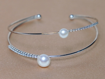 Strieborný náramok s pravými perlami a zirkónmi PB013B Strieborný náramok s pravými perlami a zirkónmi PB013B