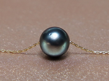 Tahitská perla na retiazke TPN777AA+yG Tahitská perla na retiazke TPN777AA+yG