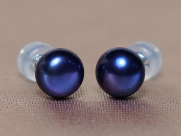 Zlaté napichovacie perlové náušnice BSE14WG Zlaté napichovacie perlové náušnice BSE14WG