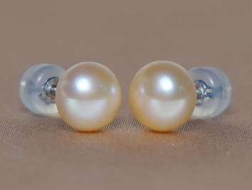 14K zlaté napichovacie perlové náušnice PSE14WG 14K zlaté napichovacie perlové náušnice PSE14WG