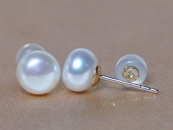 Zlaté napichovacie perlové náušnice WSE14YG Zlaté napichovacie perlové náušnice WSE14YG