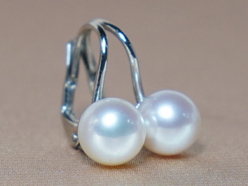 Zlaté náušnice 14K s pravou sladkovodnou perlou DS701WFE-W Zlaté náušnice 14K s pravou sladkovodnou perlou DS701WFE-W