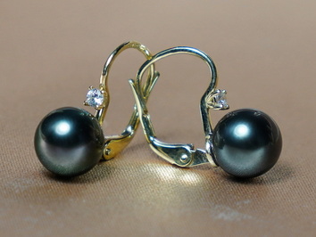 Zlaté náušnice s pravou tahitskou perlou  BC022YE-T Zlaté náušnice s pravou tahitskou perlou  BC022YE-T