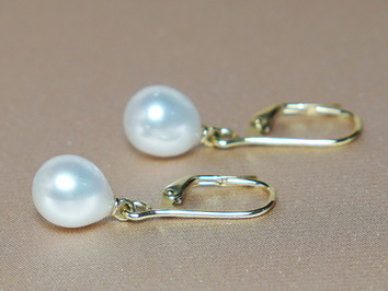 Zlaté visiace náušnice perly slzičky FTyE005wJ Zlaté visiace náušnice perly slzičky FTyE005wJ