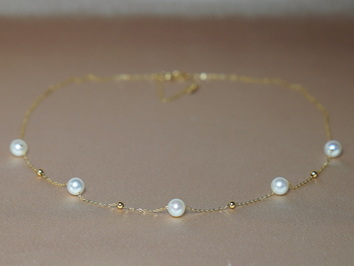 Zlatý náhrdelník 18K s pravými sladkovodnými perlami PN888SP Zlatý náhrdelník 18K s pravými sladkovodnými perlami PN888SP