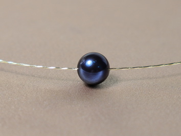 Zlatý náhrdelník s čiernou perlou WW01YN-FB Zlatý náhrdelník s čiernou perlou WW01YN-FB