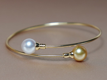 Zlatý náramok 18 kt. s perlami Južného Pacifiku GWPB100yB Zlatý náramok 18 kt. s perlami Južného Pacifiku GWPB100yB