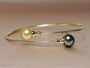 Zlatý náramok 18 kt. s perlou Južného Pacifiku GTPB100yB Zlatý náramok 18 kt. s perlou Južného Pacifiku GTPB100yB