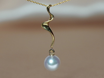 Zlatý prívesok 14K s japonskou akoya perlou AP005C Zlatý prívesok 14K s japonskou akoya perlou AP005C