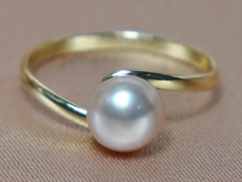 Zlatý prsteň s riečnou perlou BC028YBR-P Zlatý prsteň s riečnou perlou BC028YBR-P