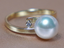 Prsteň s akoya perlou