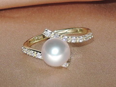 Šperky s perlami BC120YFS-W Prívesok s perlou BC029YFR-W BC120YFS-W